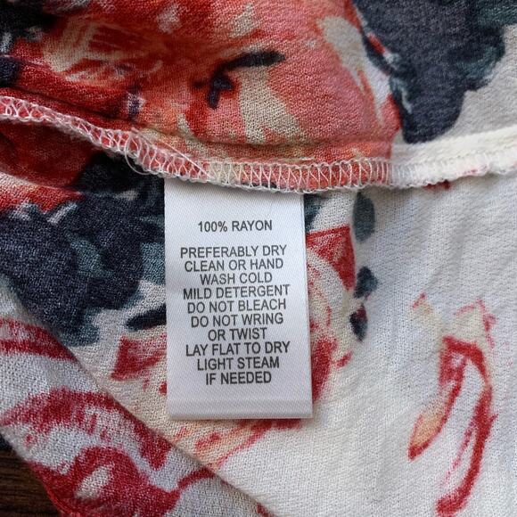 Lulu's Skyler cream & red floral tank top size S - Picture 7 of 11